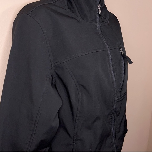 Medium Free Tech Black Jacket Hooded Windbreaker Zip Closure Outdoor Athletic - Picture 10 of 16